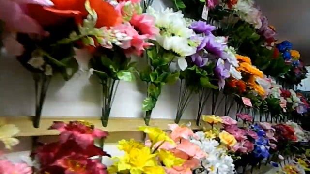 Букеты искусственных цветов до 70 рублей