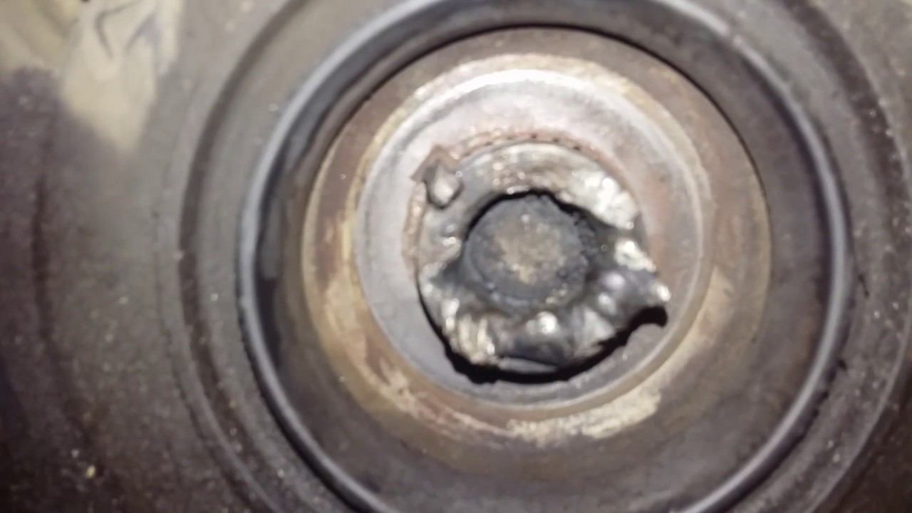 Обломыш болта в коленвале двигателя  F18B2 (европейский)