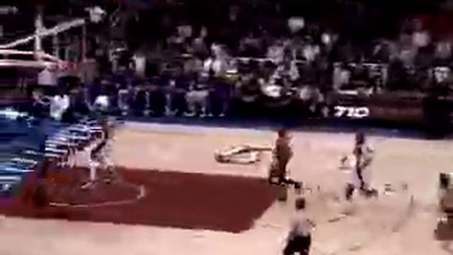 shaun livngstine hurts his knee