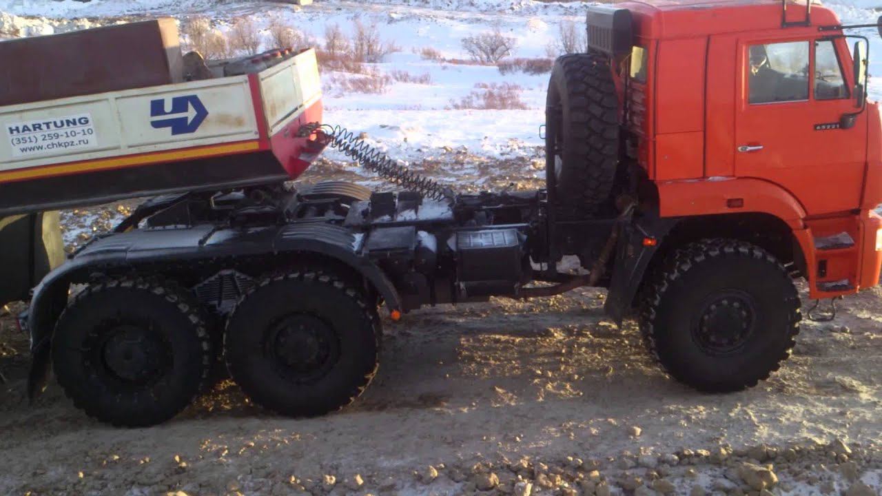 Камаз 65221 с пустым тралом едва берёт подъем