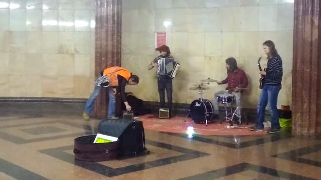 Русский рок. На балалайки ..........