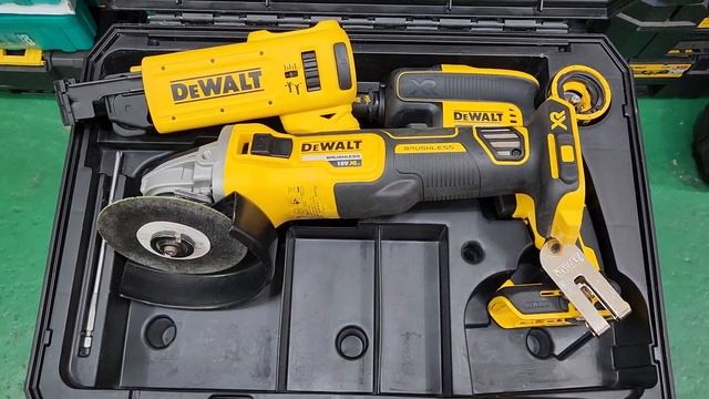 (판매완료)디월트 최상급 중고제품 몇가지/충전매거진베어툴/디월트그라인더판매완료/디월트컷쏘,드라월컷터판매완료