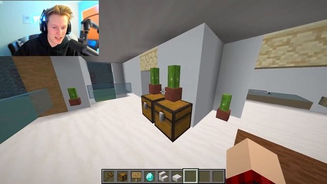 I Cheated Using A AUTO BUILD Mod In Minecraft..