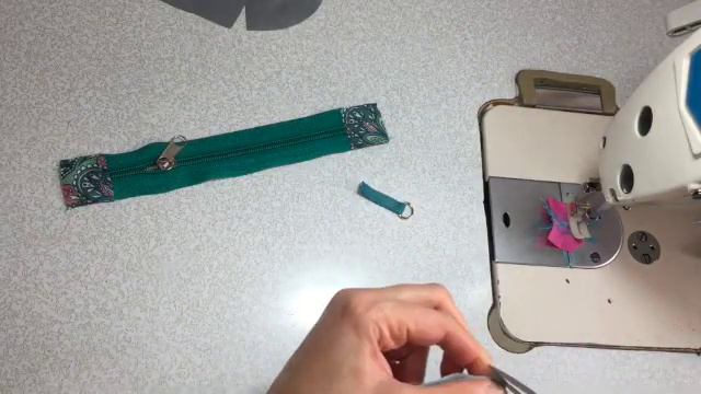 Estuche Petunia   SD 480p