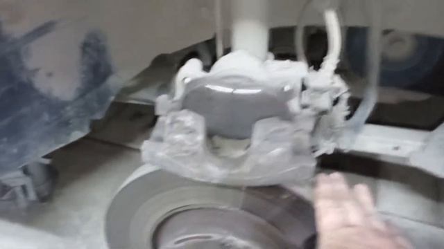 Замена тормозных колодок и дисков