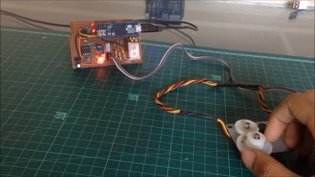 Seven segment display with a stepper motor | Stepper motor as rotary encoder | Arduino