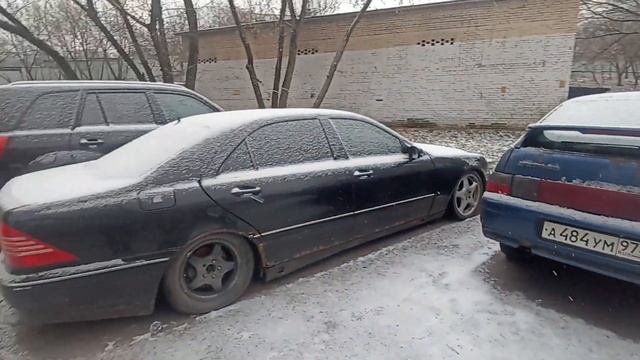 Заброшенный Mercedes S-Class (W220)