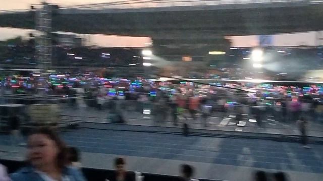 Dimash. Алматы. Стадион почти полный... за час до начала! Кто ещё может собрать столько людей!?