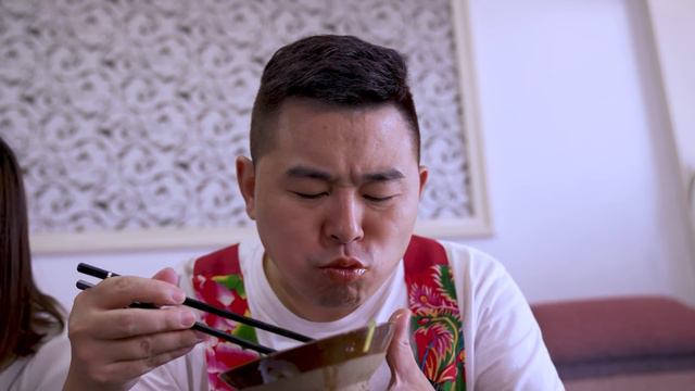 【超小厨】嘴强王者认怂了，土鸡炖芋头“重庆烧鸡公”，大块鸡肉真过瘾！