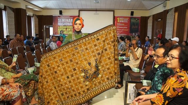 GERAKAN BATIK ANTITERORISME.PERAGAAN BATIK MASTER PIECE BATIK ANTITERORISME. 1 OKTOBER 2016