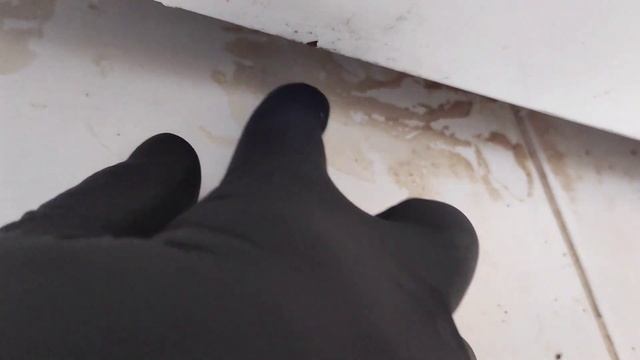 Как Оттереть Пятна на кафеле въевшейся воды от цветов, холодильника и т. д.