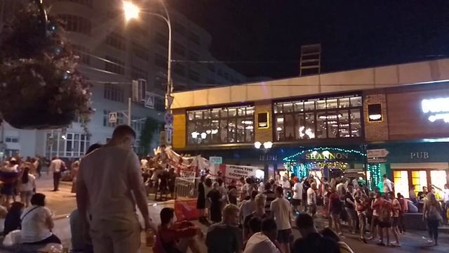 Англичане празднуют победу на ЧМ 2018 в Самаре, Россия.