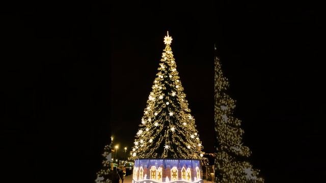 С наступающим)