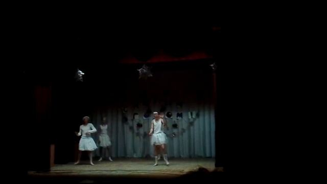 Танец снежинок 9А класс