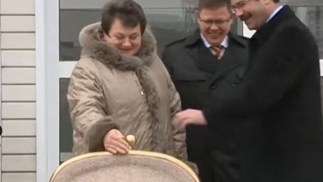 Памятник кошельку и гранты молодым