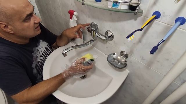 ТЪНКОСТИ ПРИ ПОЧИСТВАНЕТО НА БАНЯ, САНИТАРЕН ФАЯНС, МИВКИ И СМЕСИТЕЛНИ БАТЕРИИ! КАК СТАВА ТОВА!