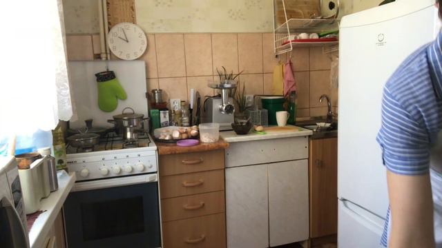 Уборка на кухне. Готовлю борщ. Поболтаем о жизни?
