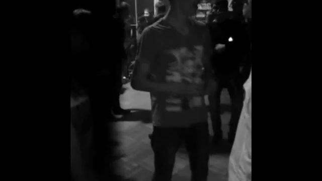 попытка снять девушку в клубе;