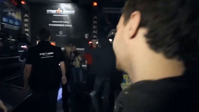 XBOCT даёт автографы и роспись на груди у дреда