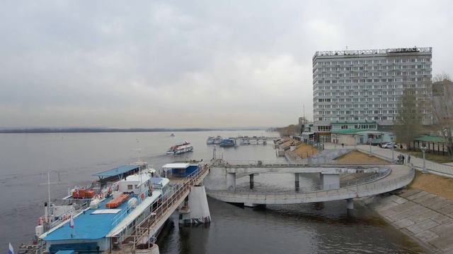 В Самаре подтопило грузовой речной порт