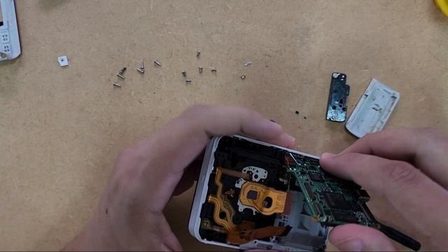 Desmontei A Canon PowerShot A480, Como é Uma Câmera Fotográfica Por Dentro?