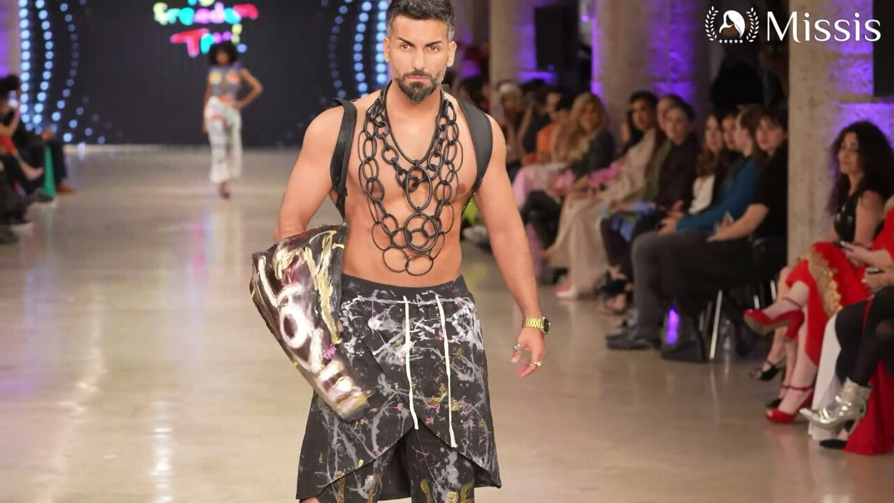 Мода. Tavi At Los Angeles Fashion Week 2024