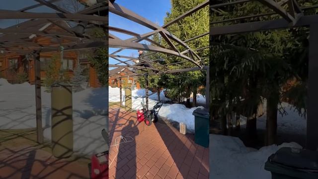 Разбираем навес из поликарбоната, точнее что от него осталось