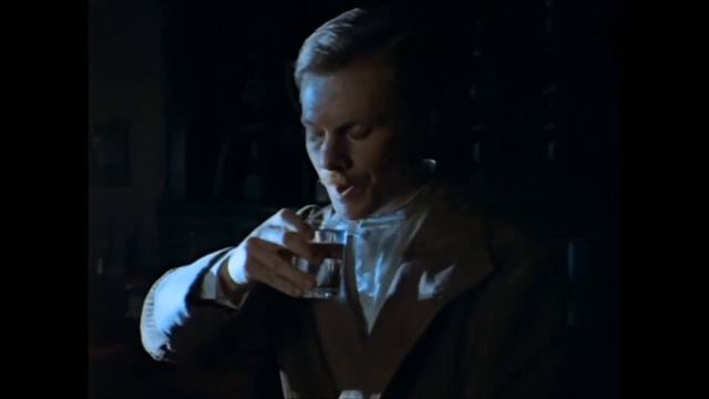 Игра на скрипке, глаз в стакане...А Ватсон просто проснулся