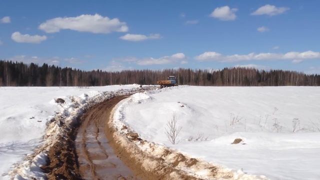 Весенний завоз стройматериала по слякоти и льду
