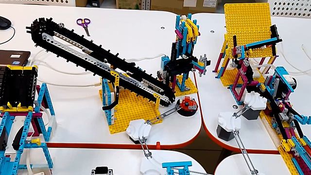 Машина Голдберга ЛЕГО КТТ РОБИК