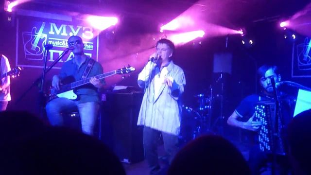 Никого не люблю - привет