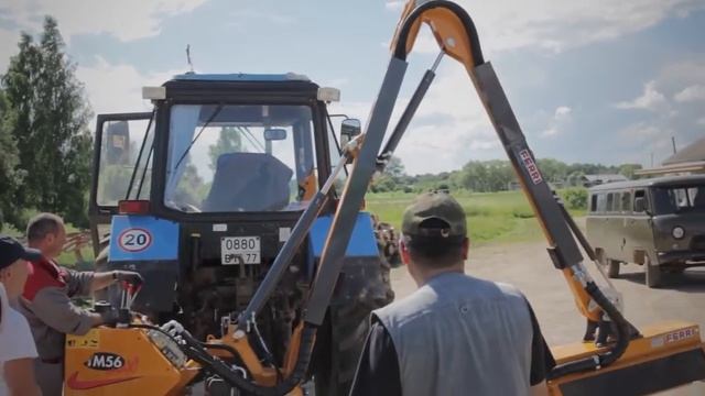 Кошение откосов дорог .Косилка на трактор - кусторез FERRI TM 56 (TIM 110)