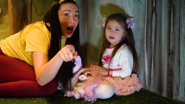 Nelly With Her Doll And Mom In A Mysterious Maze With Surprises #nellyninelly #nellyandmom