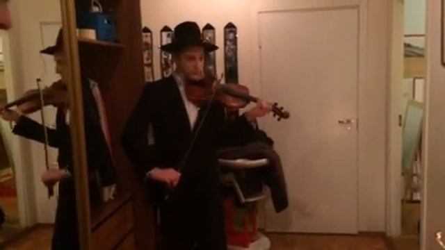 Анейрос алалу в семье Клейнберг