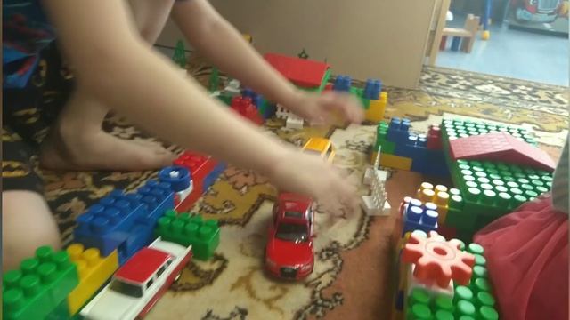 Конструктор бауер - дорога из Икеи и огромный город