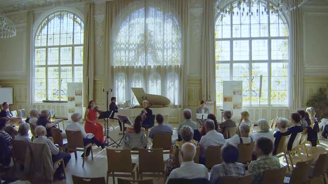 F. Schubert - Des Mädchens Klage  - Piano Trio & Frederic Böhle