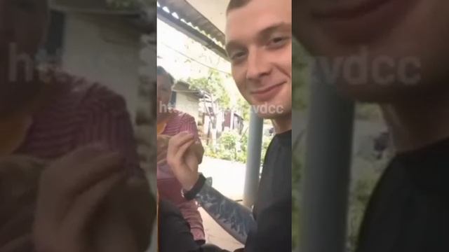 Бандеровец доказывает собственной бабушке, что Бандера — герой