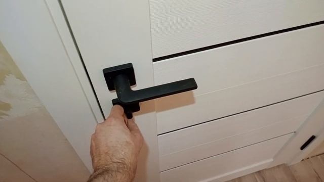 Три белых двери. Нестандартные откосы в кухне. Волгодонск