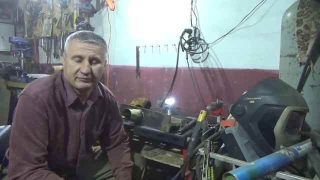 Слабо приварить консерву к рельсу?)))