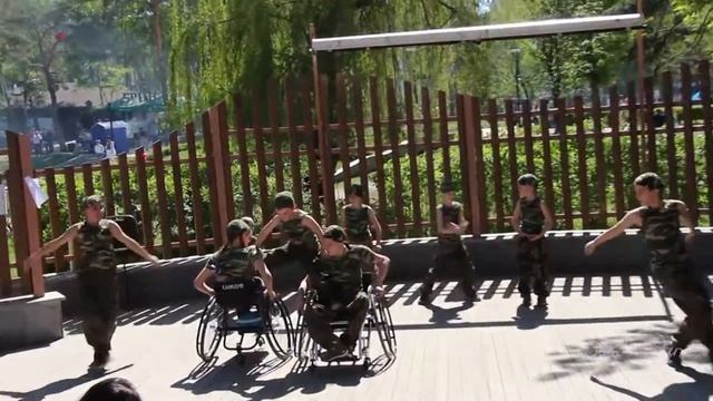 9 мая 2015, инклюзивный танец Три танкиста