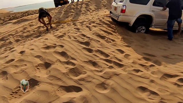 Hilux Surf Rescue By Two Winch At Damb Desert Balochistan