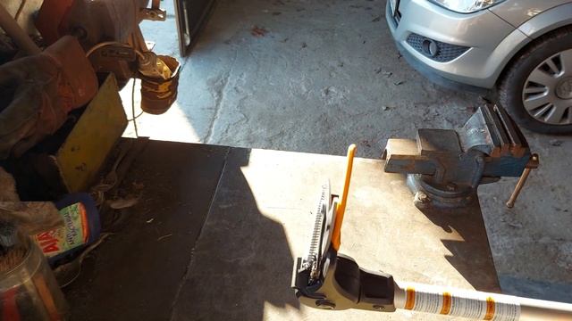 FISKARS UPX86 PowerGear X  teleszkópos ágvágó