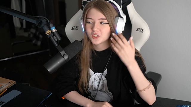 гаечка думает что из за нее забанили строго и шадоукек расстался