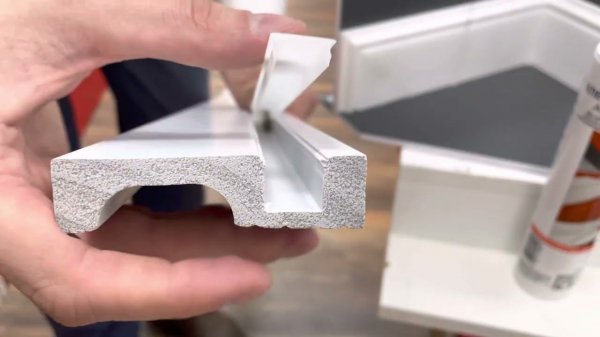 Плинтус из полистирола высокой плотности NMC Wallstyl IL11 Белый