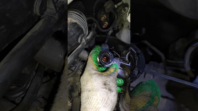 как снять патрубок  радиатора печки на пежо 408 ep6t