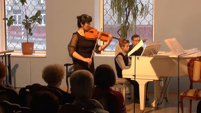 И.Х. Бах концерт для виолончели (пер. для альта) C Moll P.II; Дж. Валентини Менуэт