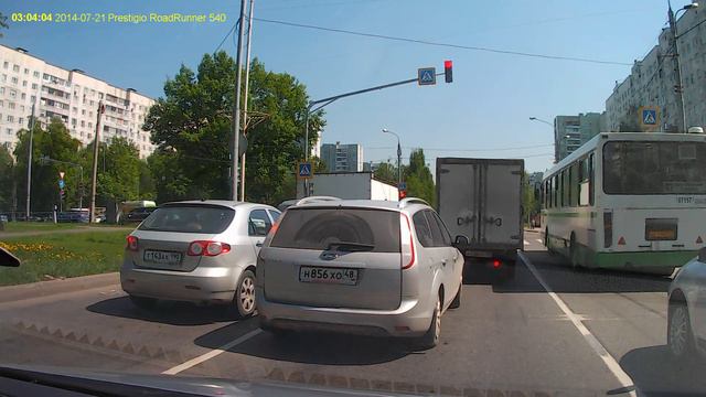 Пропускаем пешеходов где-то в Отрадном