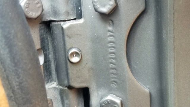 W123 Door Hinge ;Lubrication