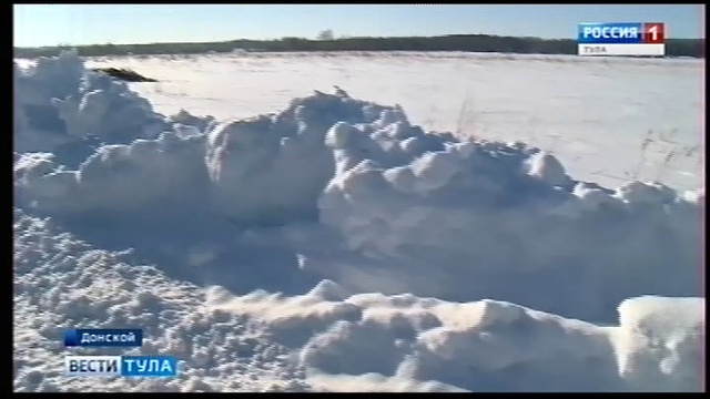 В Донском скорая помощь не смогла проехать к дому по заметённой дороге