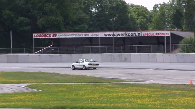 1f94caeacd2402d1b30a7c97a70bcd93